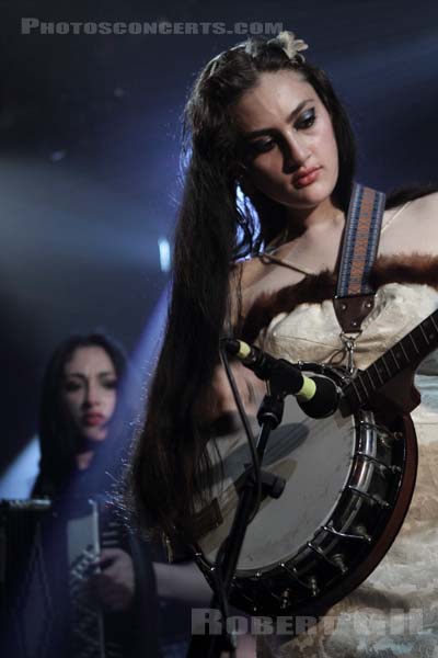 KITTY, DAISY AND LEWIS - 2011-10-12 - PARIS - La Maroquinerie - 